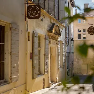 https://hotel-de-lamphitheatre-arles.fr-provencehotel.com